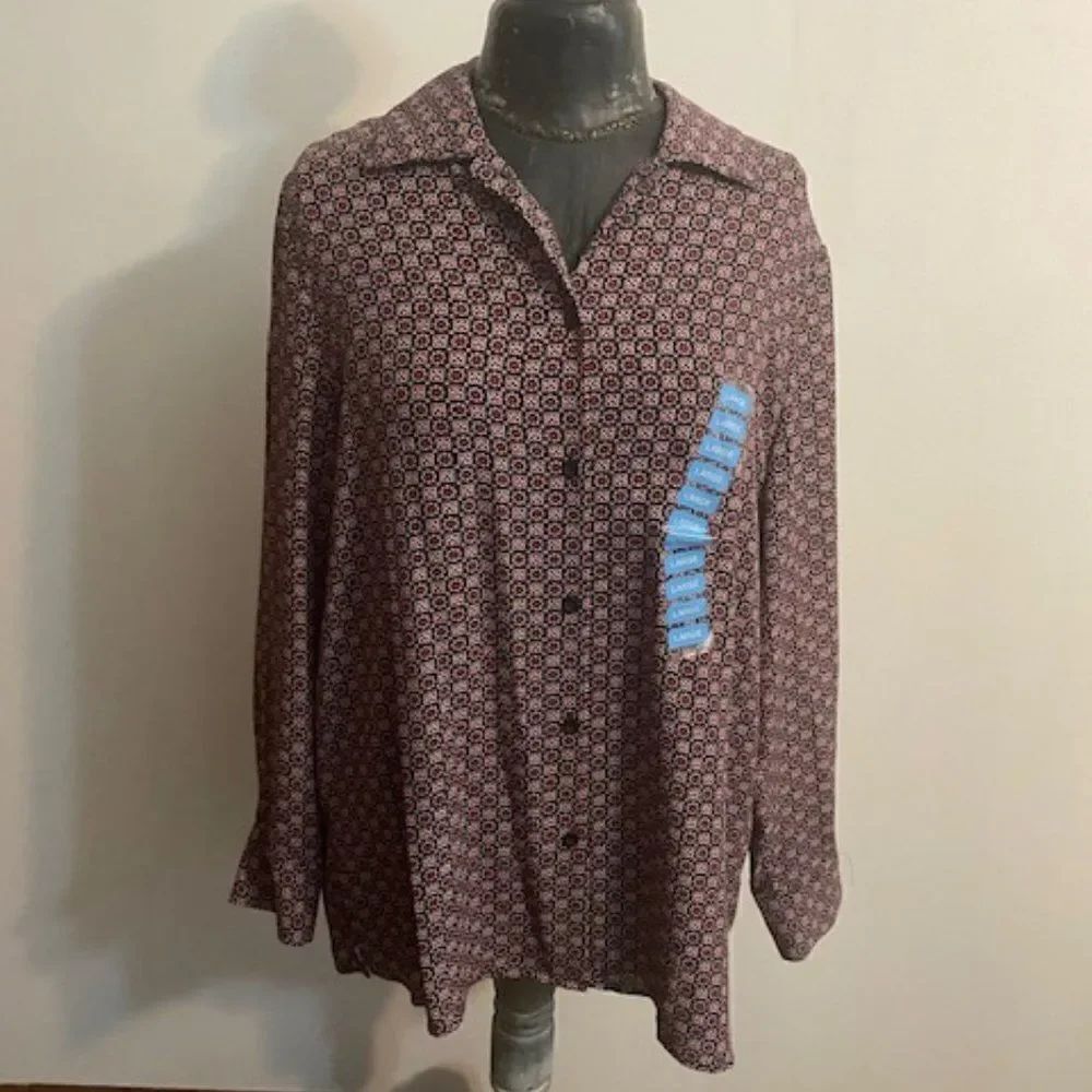 Chelsea & Theodore Red/Gray Floral long sleeve button-down blouse, size L